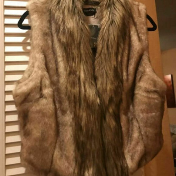 Bebe Faux Fur Vest Jacket Size Medium M Light Brow - Picture 8 of 12